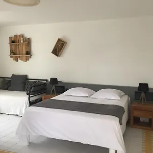 Appartement Studio En Bord De Plage Avec Grande Piscine, Saint-Francois (Grande-Terre)